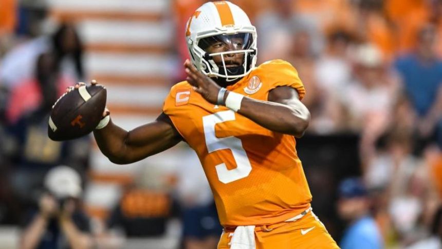 Tennessee vs. Florida odds, prediction, line: 2022 SEC on CBS college football picks by model on 51-43 run
