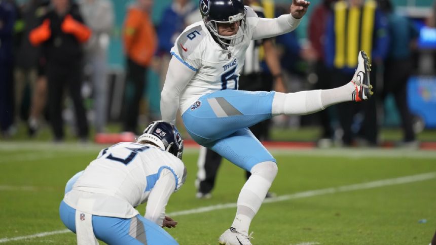 The Titans are keeping veteran kicker Nick Folk after franchise-record season