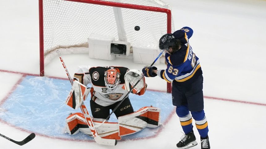 Thomas scores 2 power-play goals in third period as Blues defeat Ducks 4-2