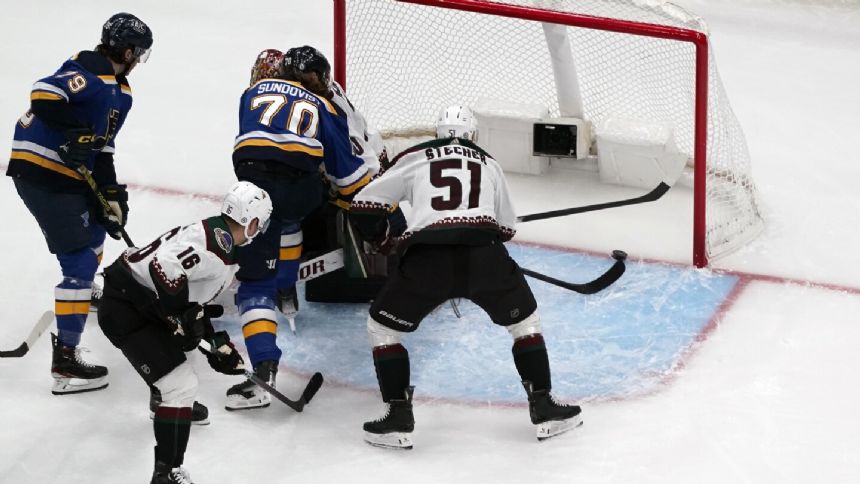 Thomas scores tiebreaking goal as Blues beat Coyotes 2-1