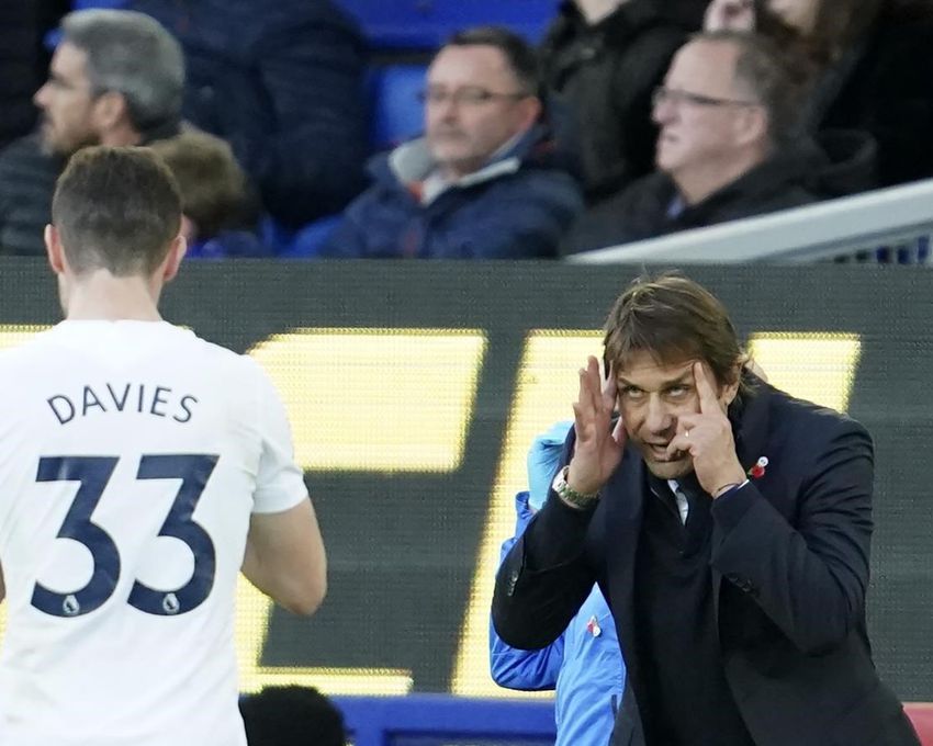 Tottenham held by Everton in Conte's frustrating EPL return