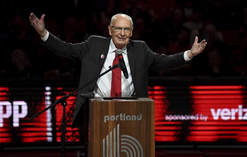 Trail Blazers broadcaster Bill Schonely dies at 93