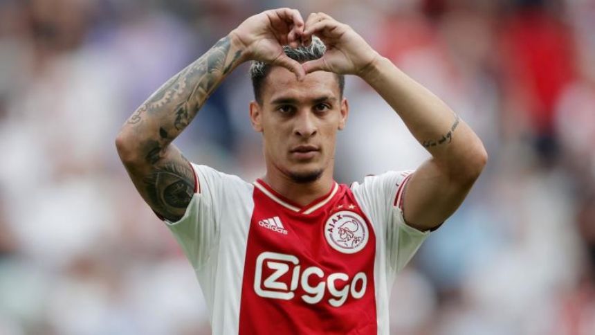 Transfer news, rumors: Manchester United close in on Ajax's Antony; Jose Mourinho is getting a new striker