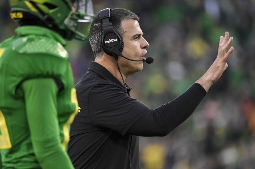 Tumultous season ends with Oregon seeking new head coach