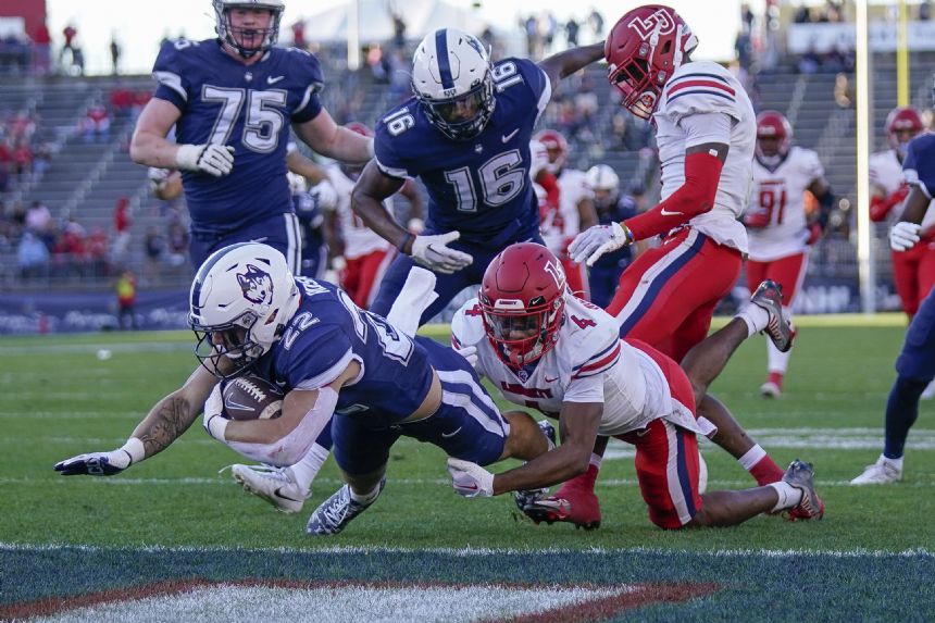 Turner's late TD pass sends UConn past No. 19 Liberty 36-33
