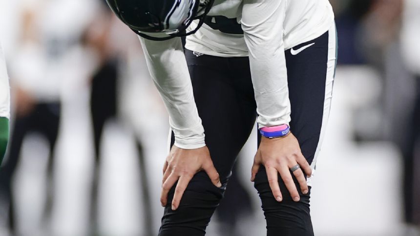 Turnovers and sloppy plays send Eagles to their first loss of the season and first ever to Jets