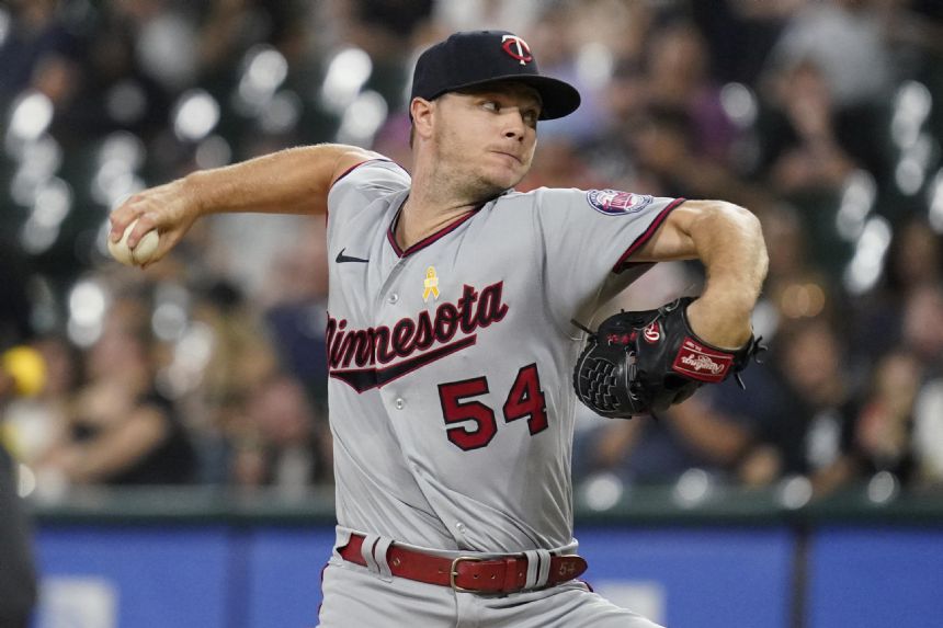 Twins' Gray exits start against ChiSox with tight hamstring