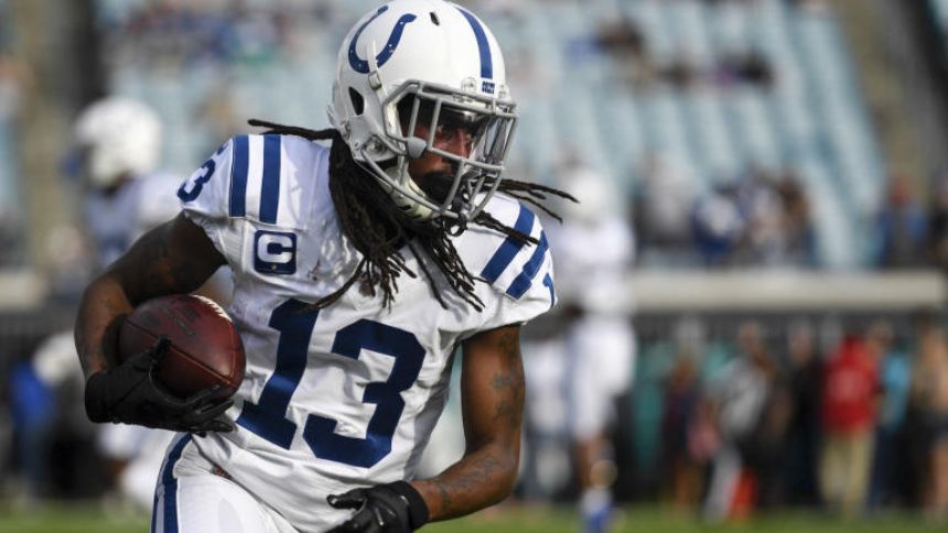 T.Y. Hilton has told Colts he intends to play in 2022; WR has spoken with other teams, per report