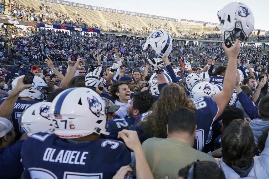 UConn ends turnaround year vs. Marshall at Myrtle Beach Bowl