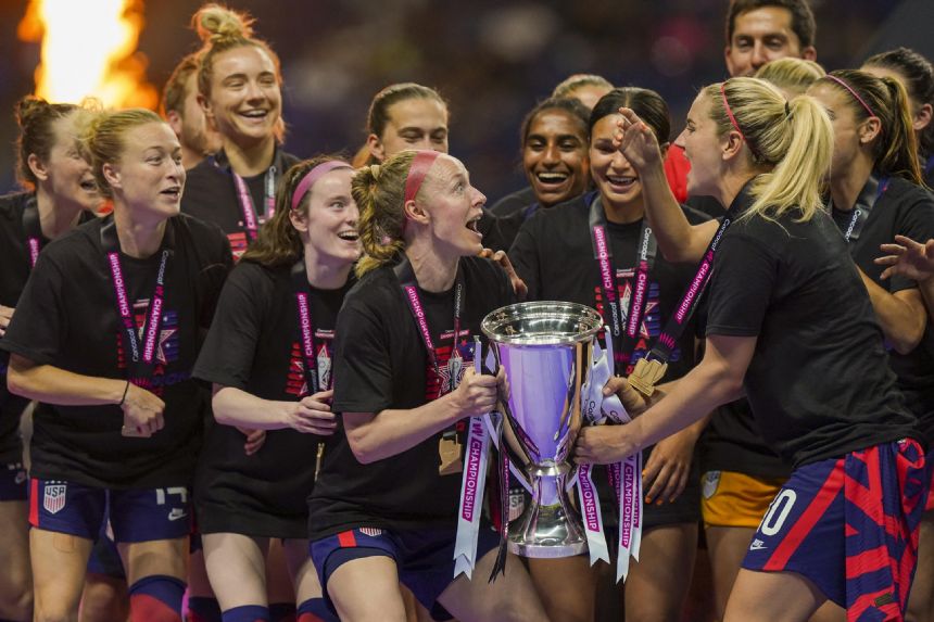 US stays top of FIFA women's rankings; England up to No. 4
