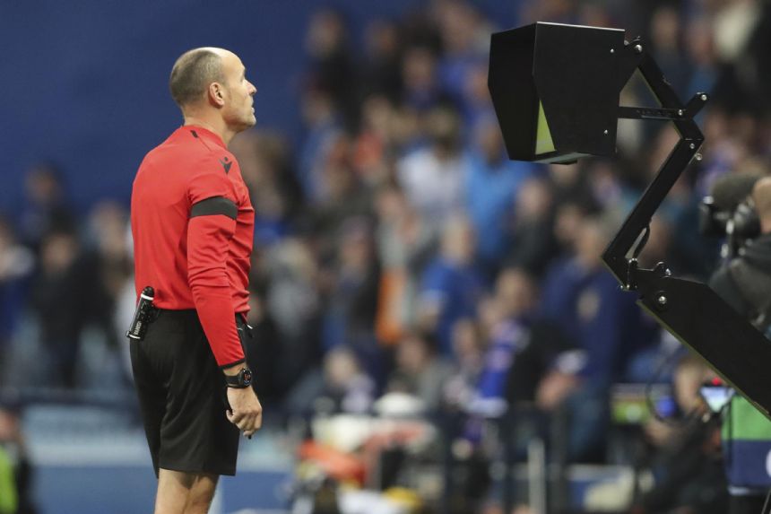 VAR still controversial 4 years after its World Cup debut