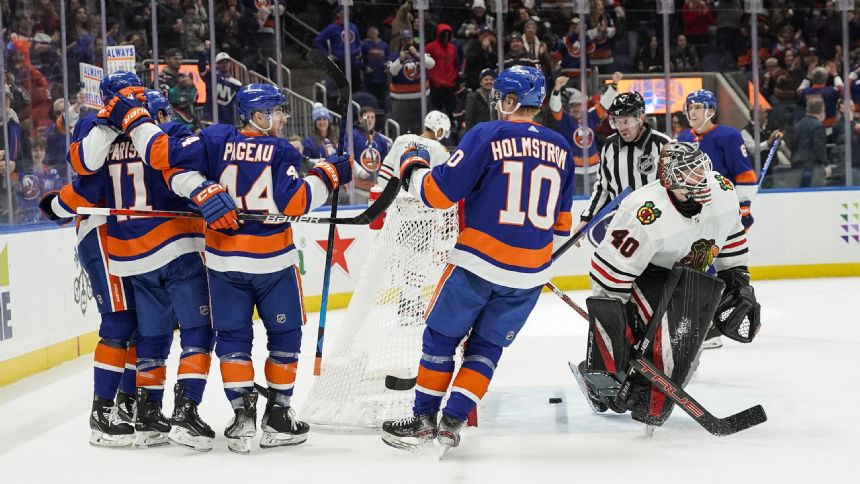 Varlamov makes 21 saves as Islanders blank Blackhawks 3-0