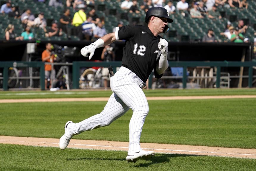 Vaughn, Pollock homer, White Sox beat Royals 7-1