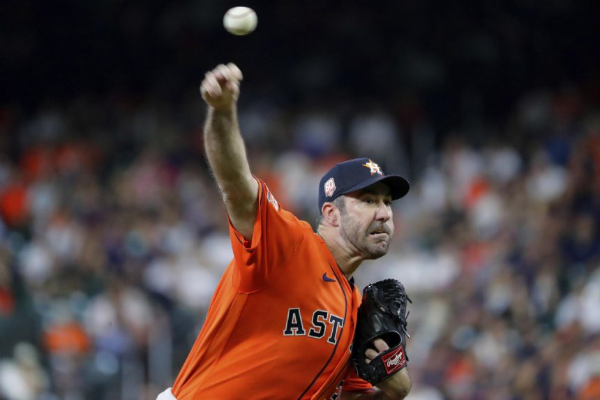 Verlander wins MLB-leading 14th, Astros rout Mariners 11-1
