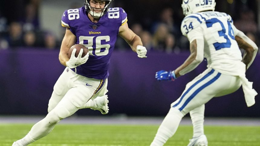 Vikings re-sign Johnny Mundt for more tight end depth with T.J. Hockenson recovering