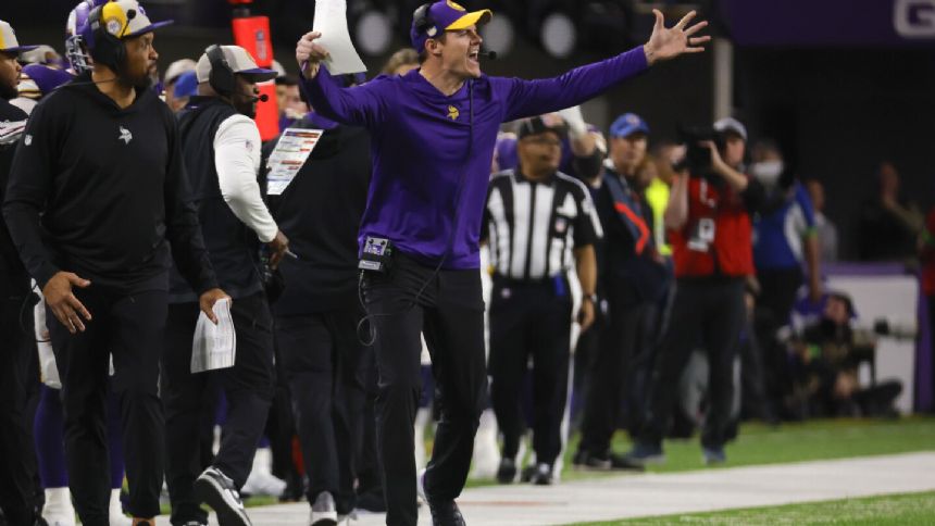 Vikings to weigh options at quarterback during the bye
