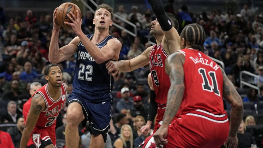 Wagner scores 36 as Magic beat Bulls 114-108 in overtime