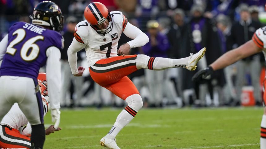 Watson rallies Browns from 14 down in 4th to 33-31 win over Ravens, tightening AFC North
