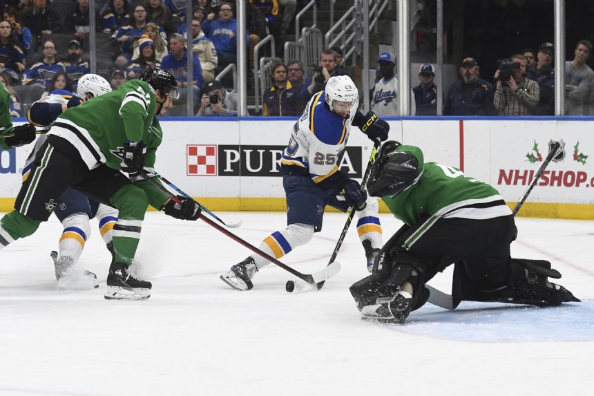 Wedgewood, Robertson lead Stars to 4-1 win over Blues