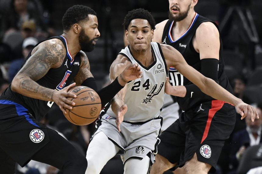 White, Murray fuel Spurs past Clippers, 101-94