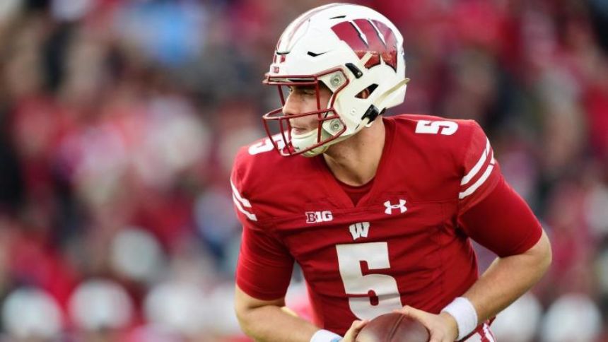 Wisconsin vs. New Mexico State odds, line: 2022 college football picks, Week 3 predictions from proven model