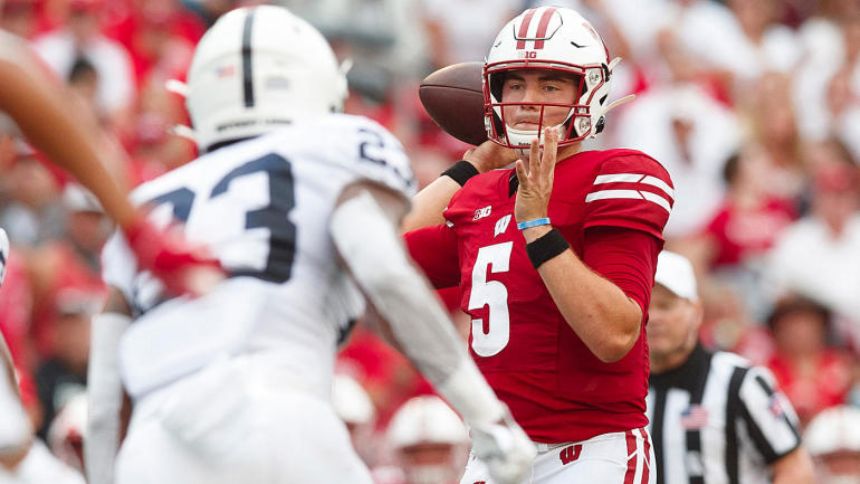Wisconsin vs. Washington State odds, line: 2022 college football picks, Week 2 predictions from proven model
