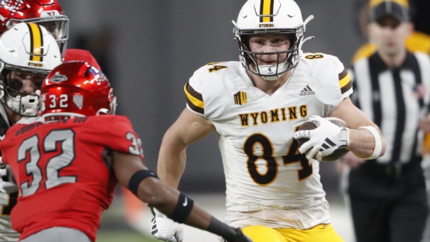 Wyoming and Toledo head west for Arizona Bowl clash