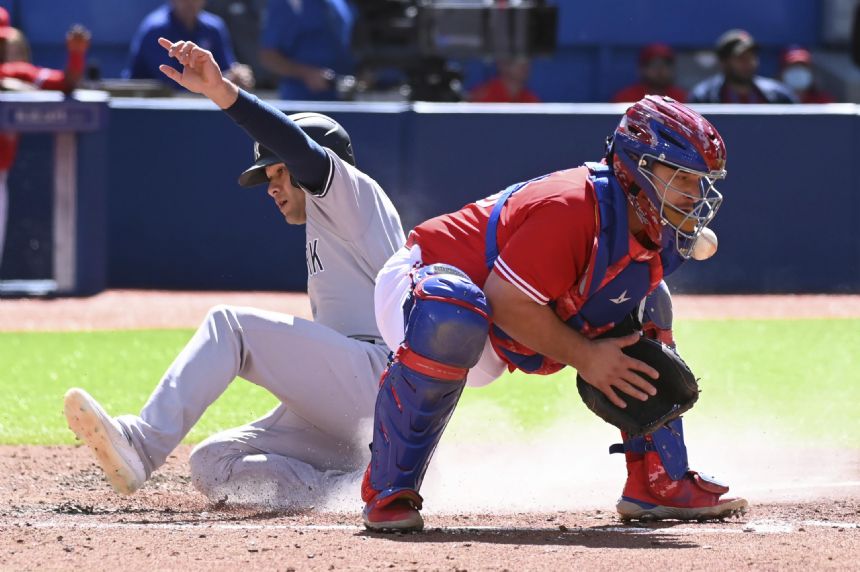 Yankees blank Toronto 4-0, stretch winning streak to 9 games