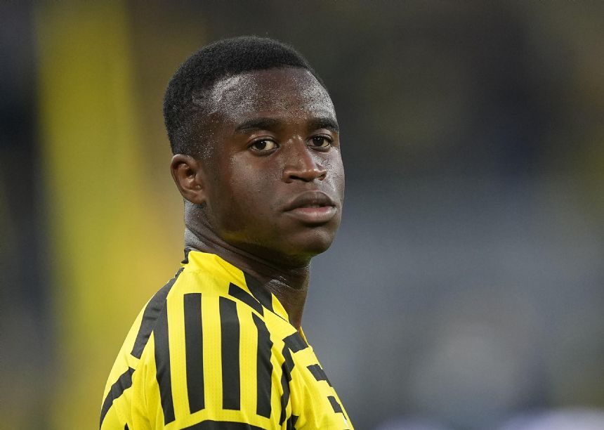 Young Germany star Moukoko staying with Borussia Dortmund