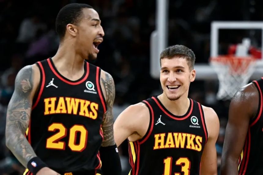 Young scores 31, Hawks beat Spurs for sixth straight win
