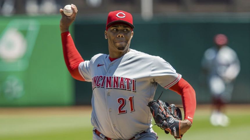 Reds vs White Sox Betting Odds, Free Picks, and Predictions (4/12/2024)