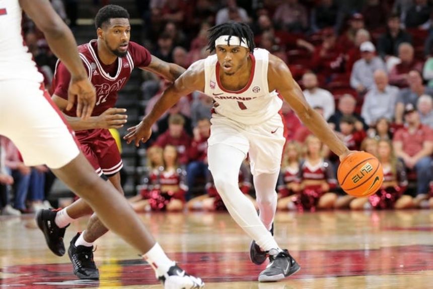 UNC Greensboro vs. Arkansas Betting Odds, Free Picks, and Predictions - 8:00 PM ET (Fri, Nov 17, 2023)