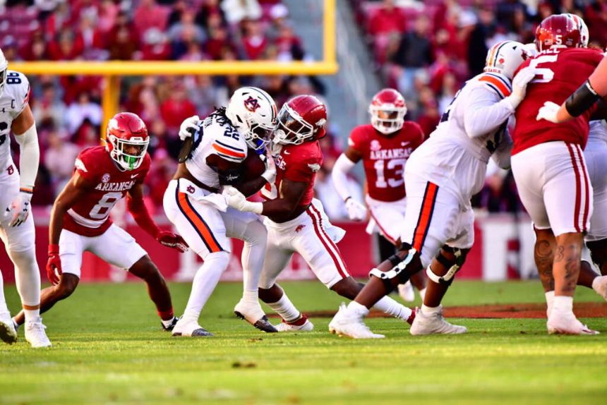 Florida International vs. Arkansas Betting Odds, Free Picks, and Predictions - 7:30 PM ET (Sat, Nov 18, 2023)