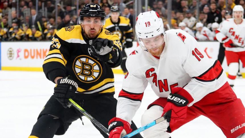 Bruins vs Hurricanes Betting Odds, Free Picks, and Predictions (3/26/2023)