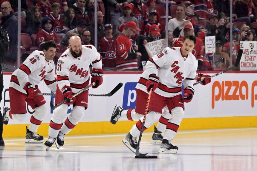 Flyers vs. Hurricanes Betting Odds, Free Picks, and Predictions - 7:37 PM ET (Wed, Nov 15, 2023)