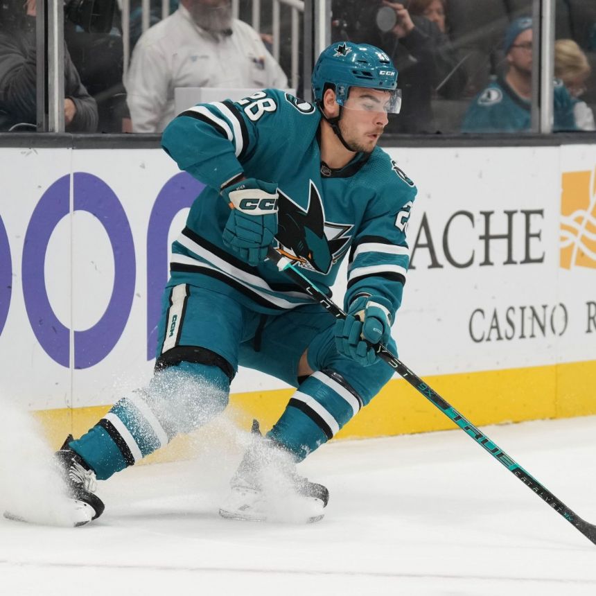 Sharks vs. Bruins Betting Odds, Free Picks, and Predictions - 7:07 PM ET (Thu, Nov 30, 2023)