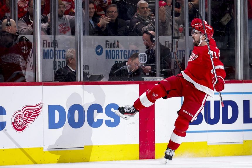 Red Wings vs Canucks Betting Odds, Free Picks, and Predictions (2/15/2024)