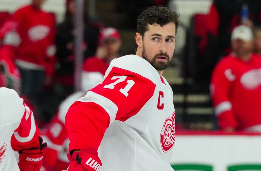 Red Wings vs. Lightning Betting Odds, Free Picks, and Predictions - 7:07 PM ET (Mon, Apr 1, 2024)
