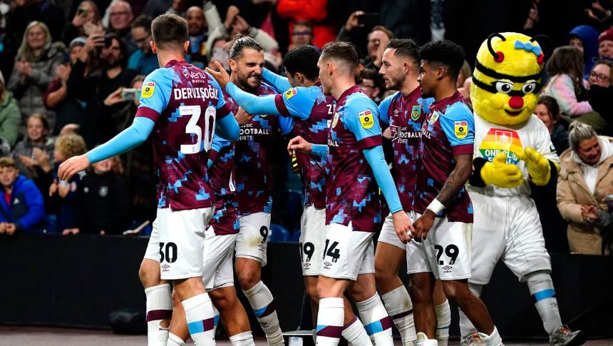 Reading vs. Burnley Betting Odds, Free Picks, and Predictions - 10:00 AM ET (Sat, Oct 29, 2022)